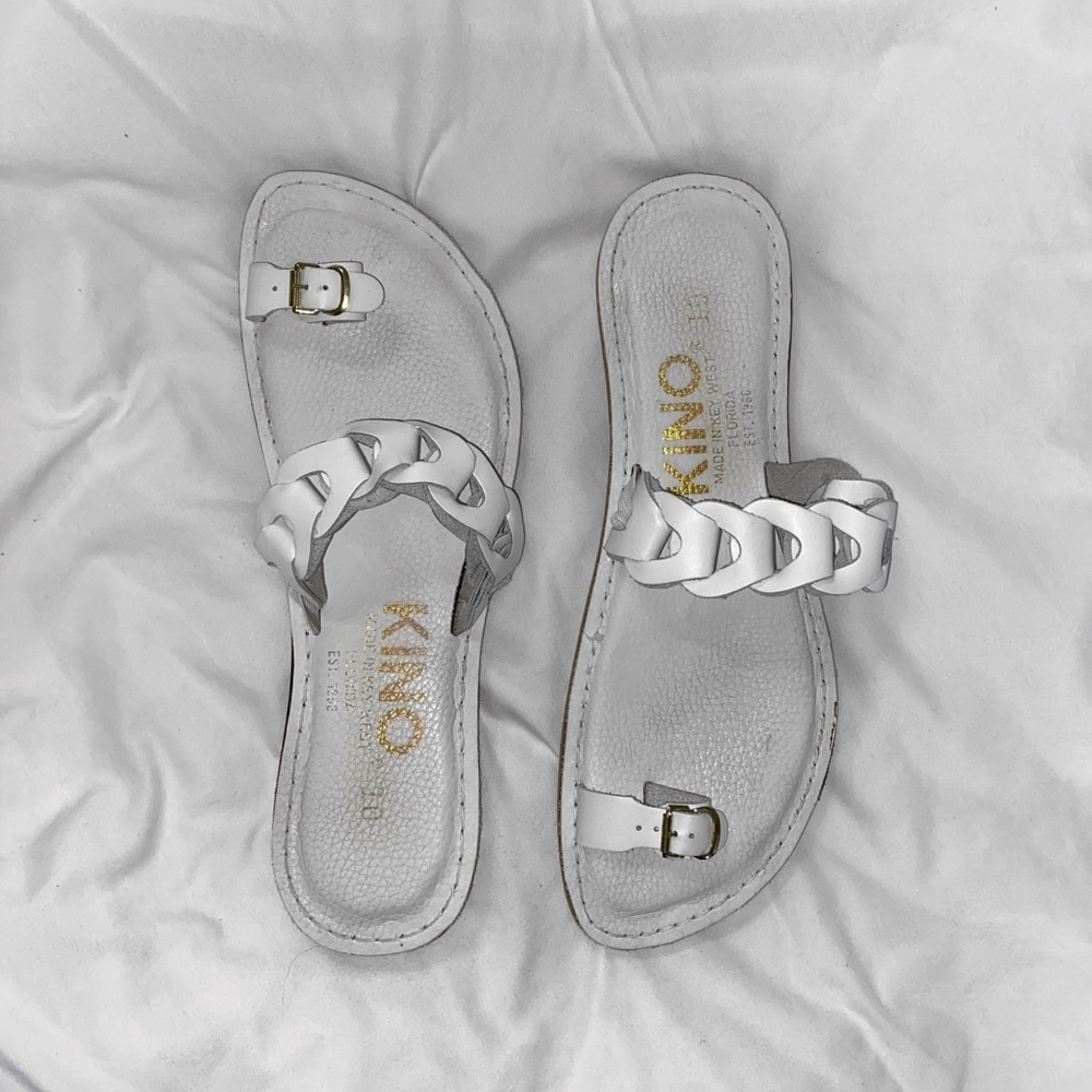 White Chain Kino Sandals